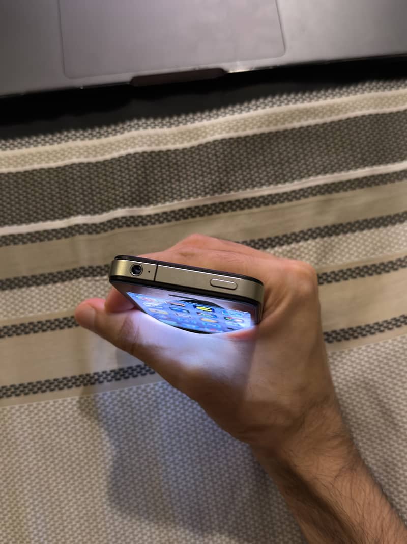 Apple iPhone 4 3
