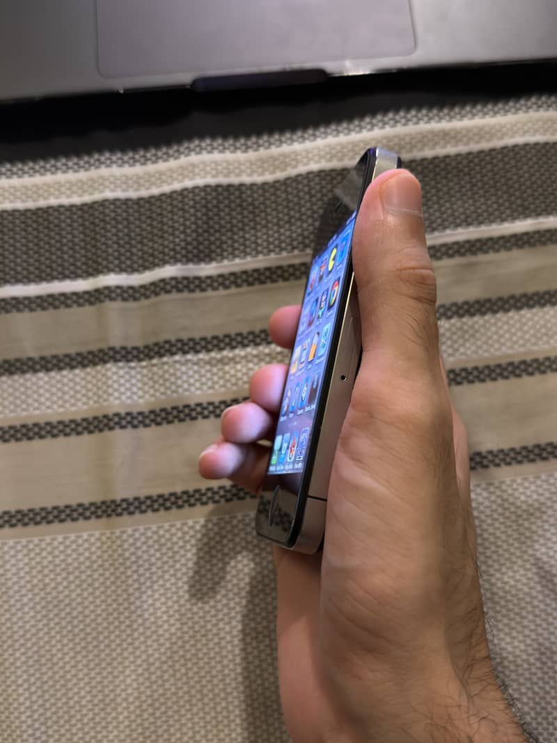 Apple iPhone 4 5