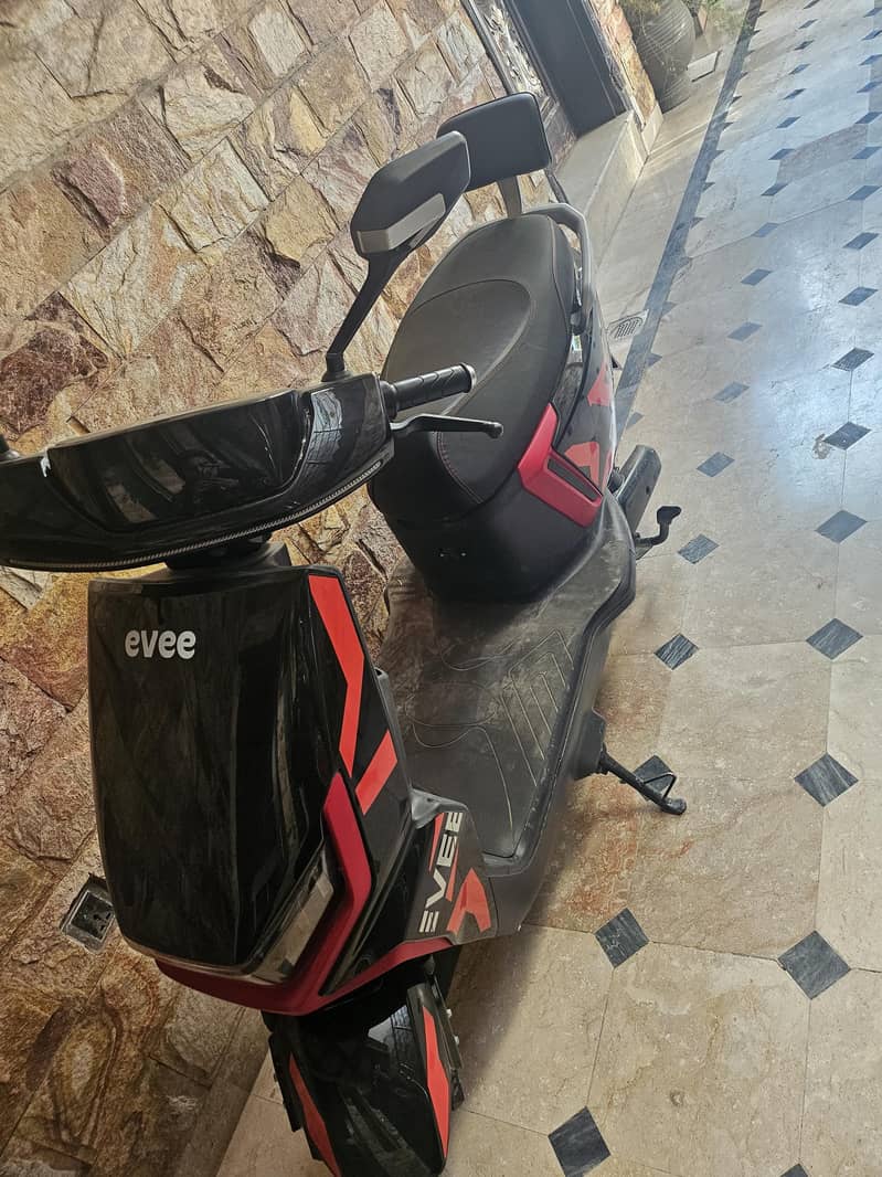 electri scooty 3
