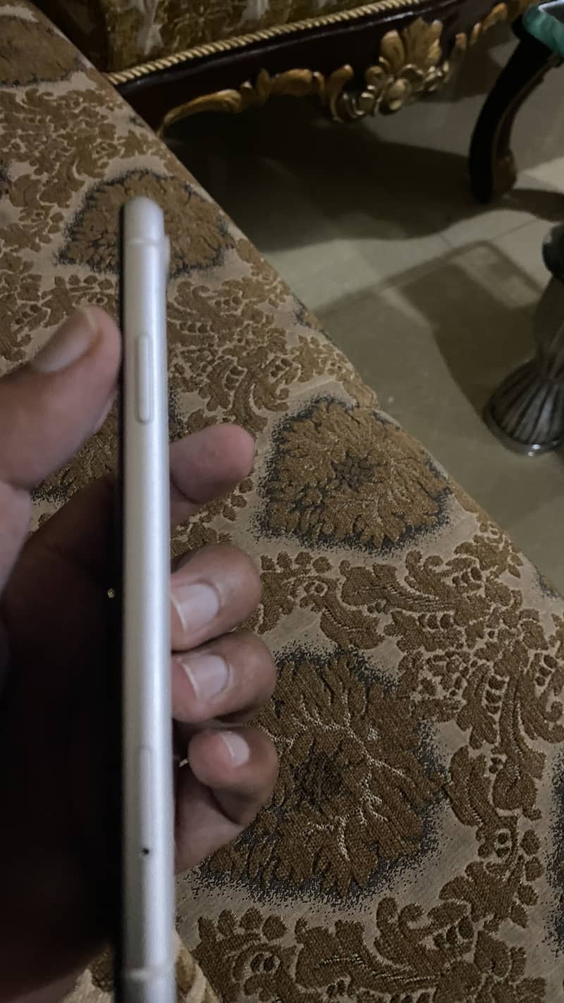 Apple iPhone XR 1