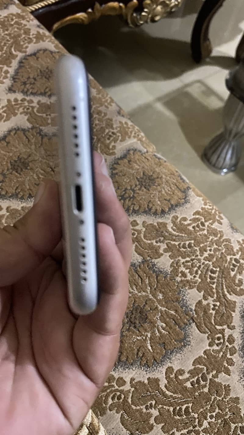 Apple iPhone XR 3