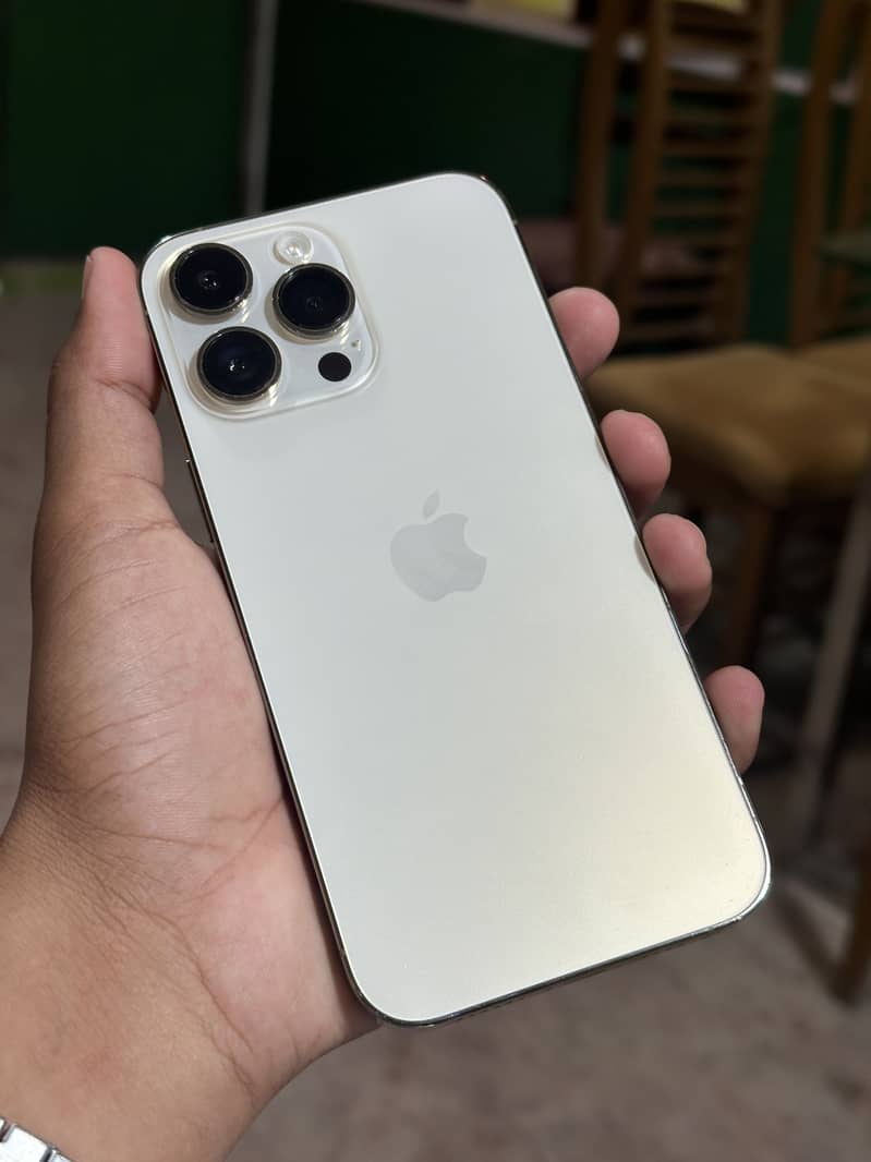 Apple iPhone 14 Pro Max 4