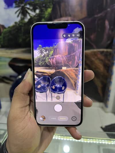 Apple iPhone 13