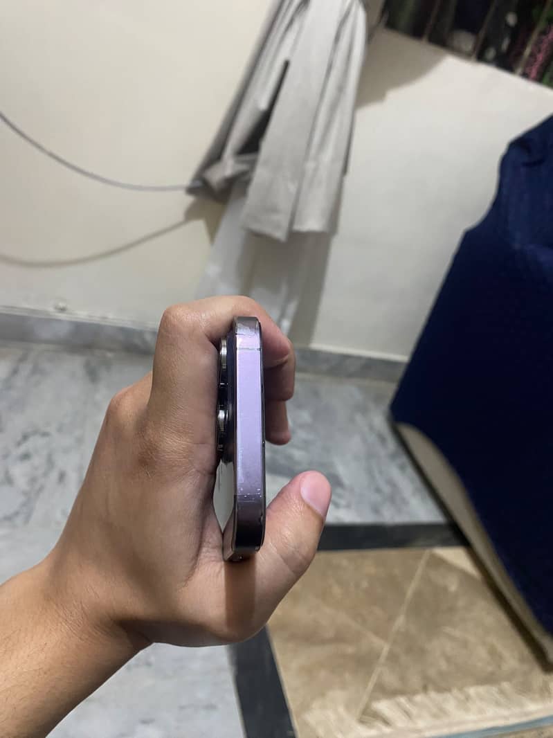 Apple iPhone 14 Pro 0