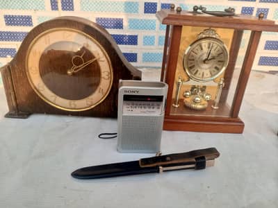 Wall clocks mechanical