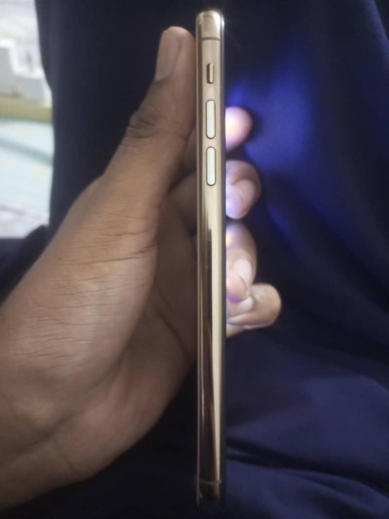 Apple iPhone 11 Pro Max 1