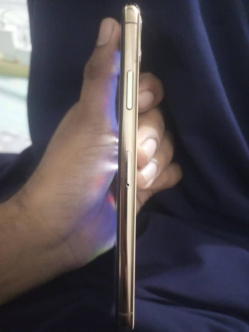 Apple iPhone 11 Pro Max 3