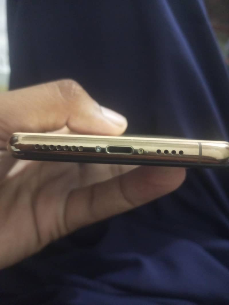 Apple iPhone 11 Pro Max 5