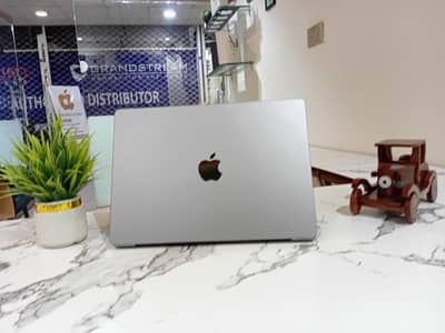 Macbook Pro M2 Pro Chip 14 Inches 16GB Ram 512GB Ssd