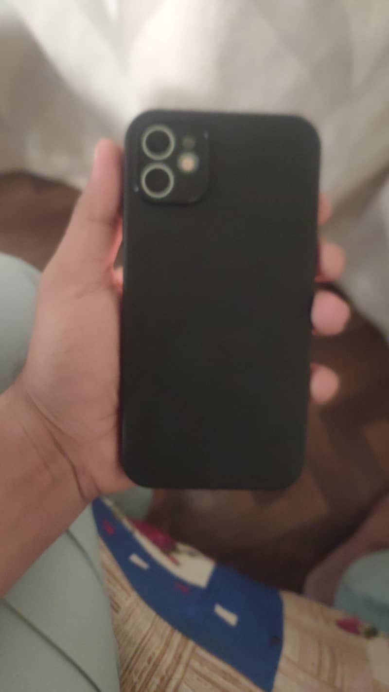 Apple iPhone 11 4