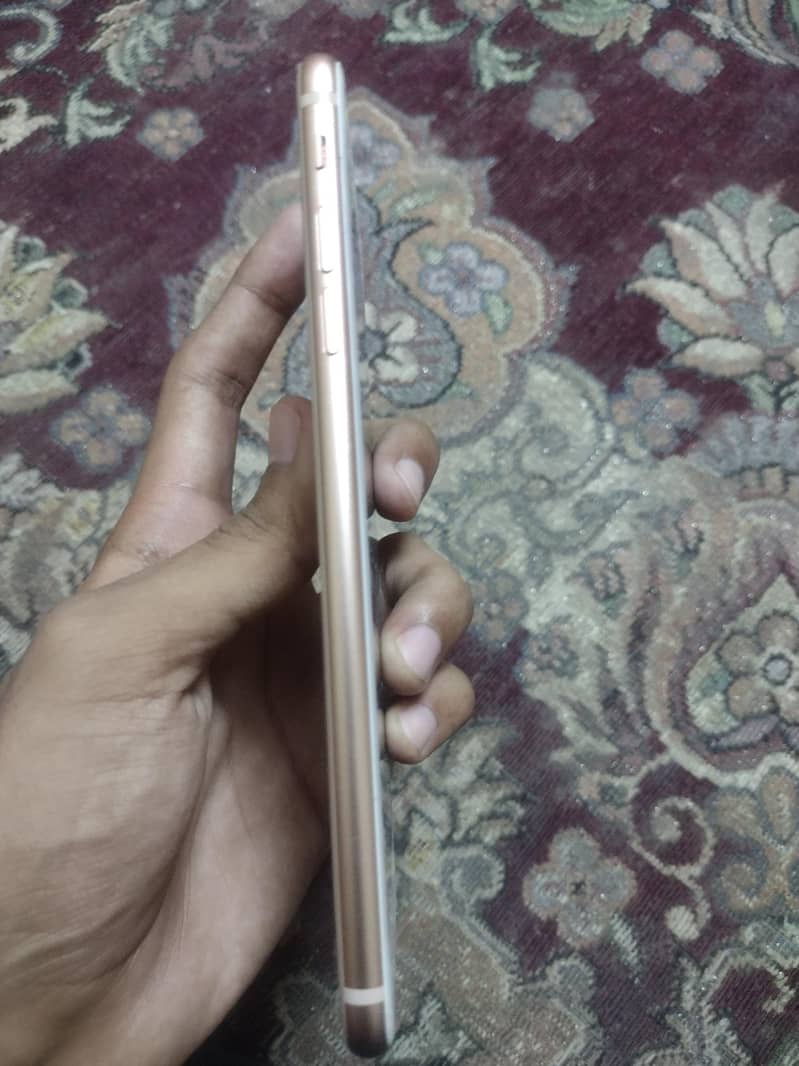 Apple iPhone 8 Plus 64gb 7