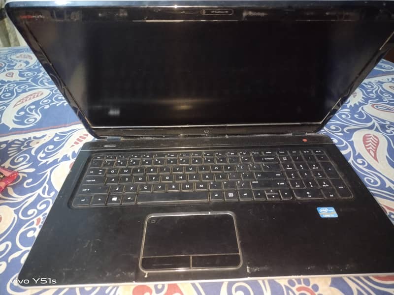 HP envy dv7 notebook PC 1