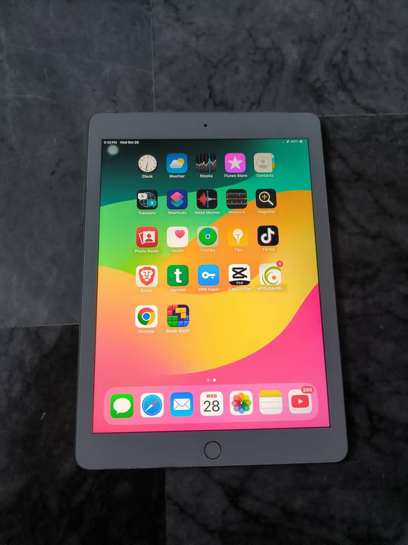 IPAD 6TH GENERATION 0