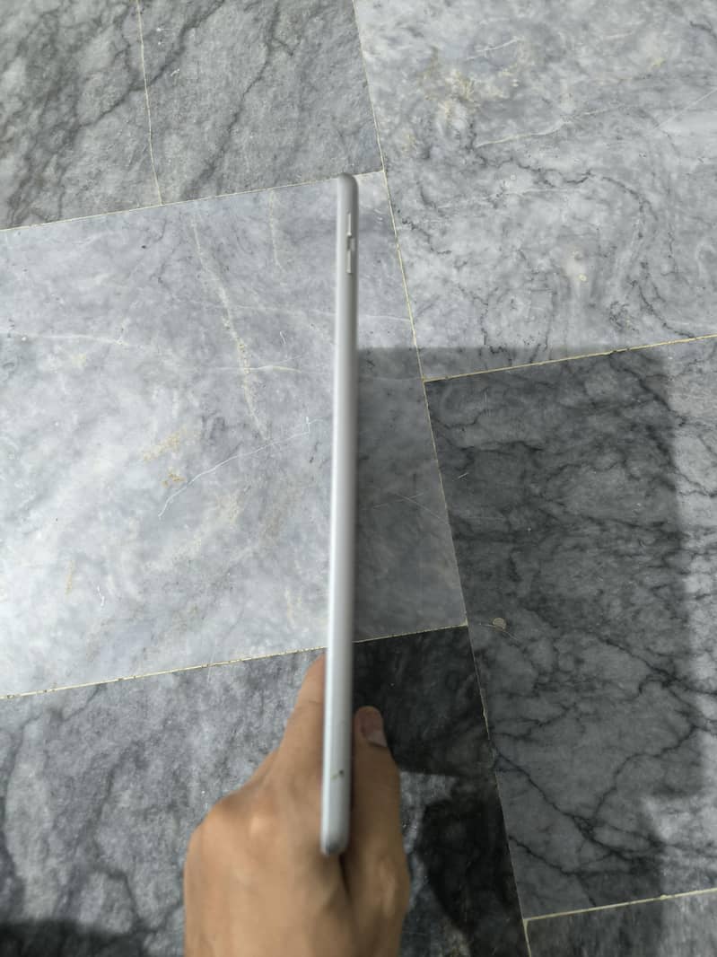 IPAD 6TH GENERATION 2
