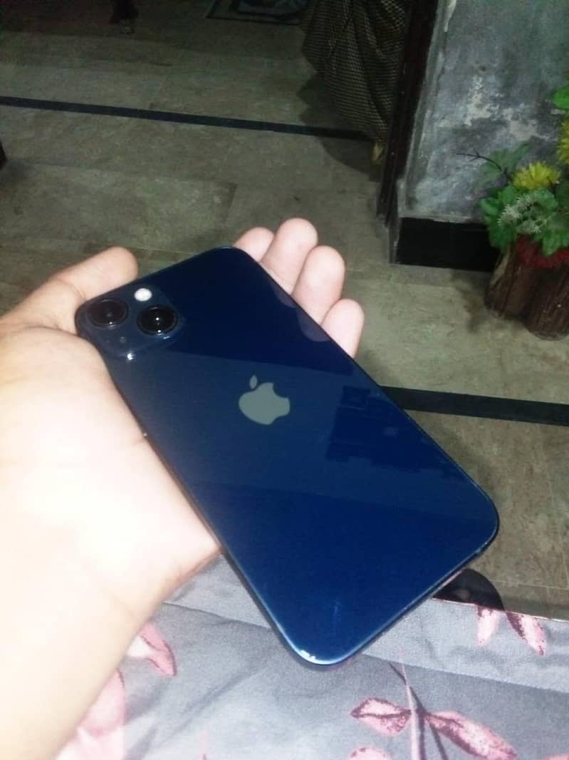 Apple iPhone 13 6