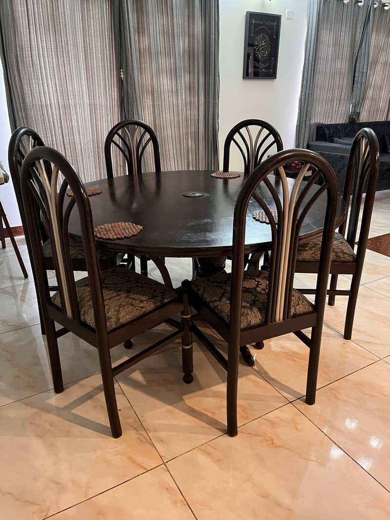 Dining table with 6 chairs 0