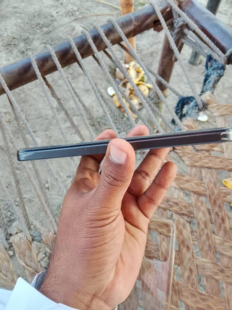 Realme C85 4