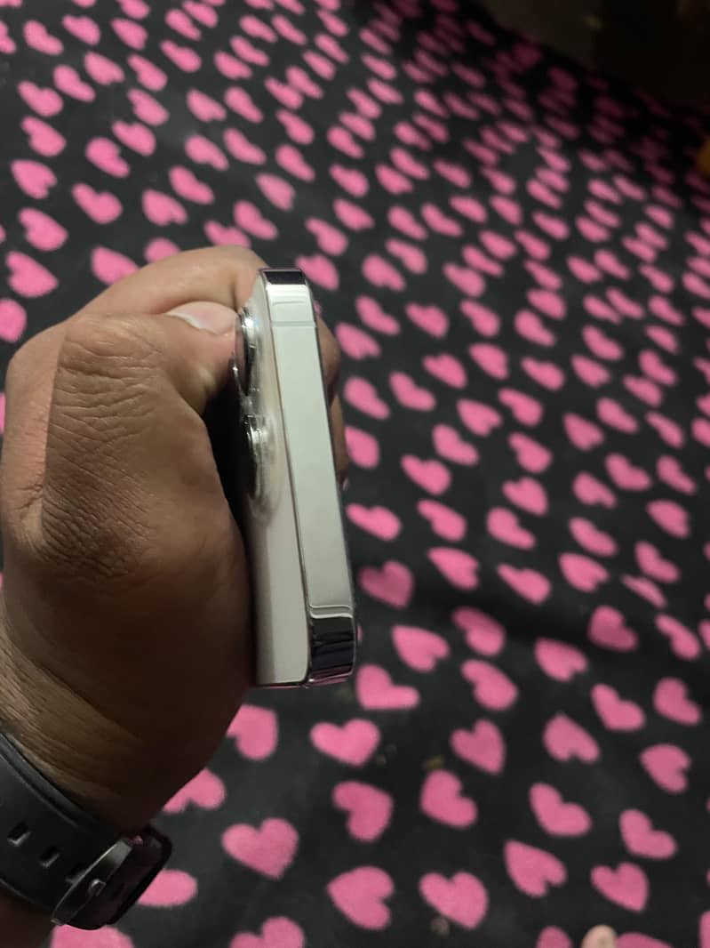 Apple iPhone 13 Pro 4