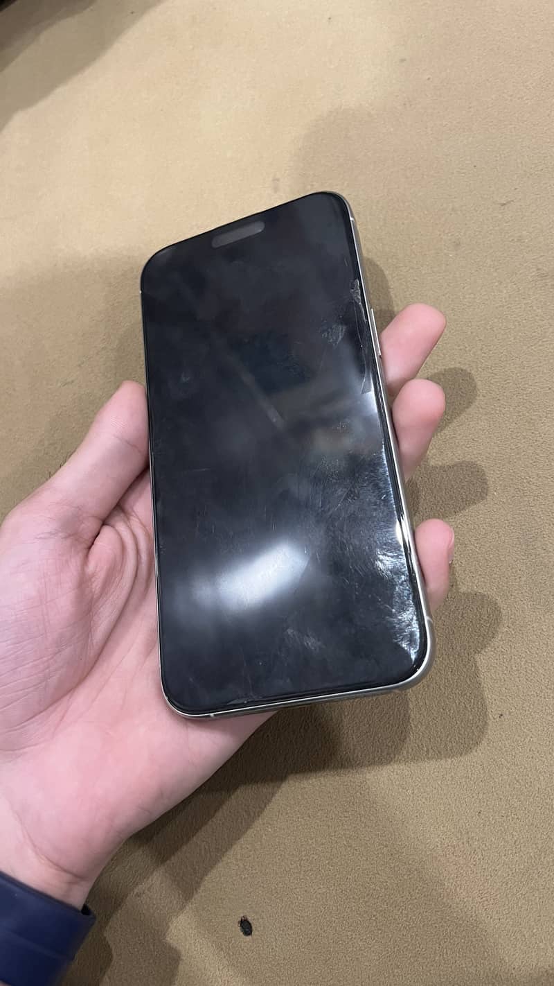 Apple iPhone 15 Pro Max 1