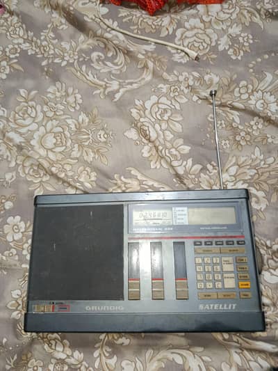 Original German Grundig Satellit 650 Vintage Radio – Collector Item