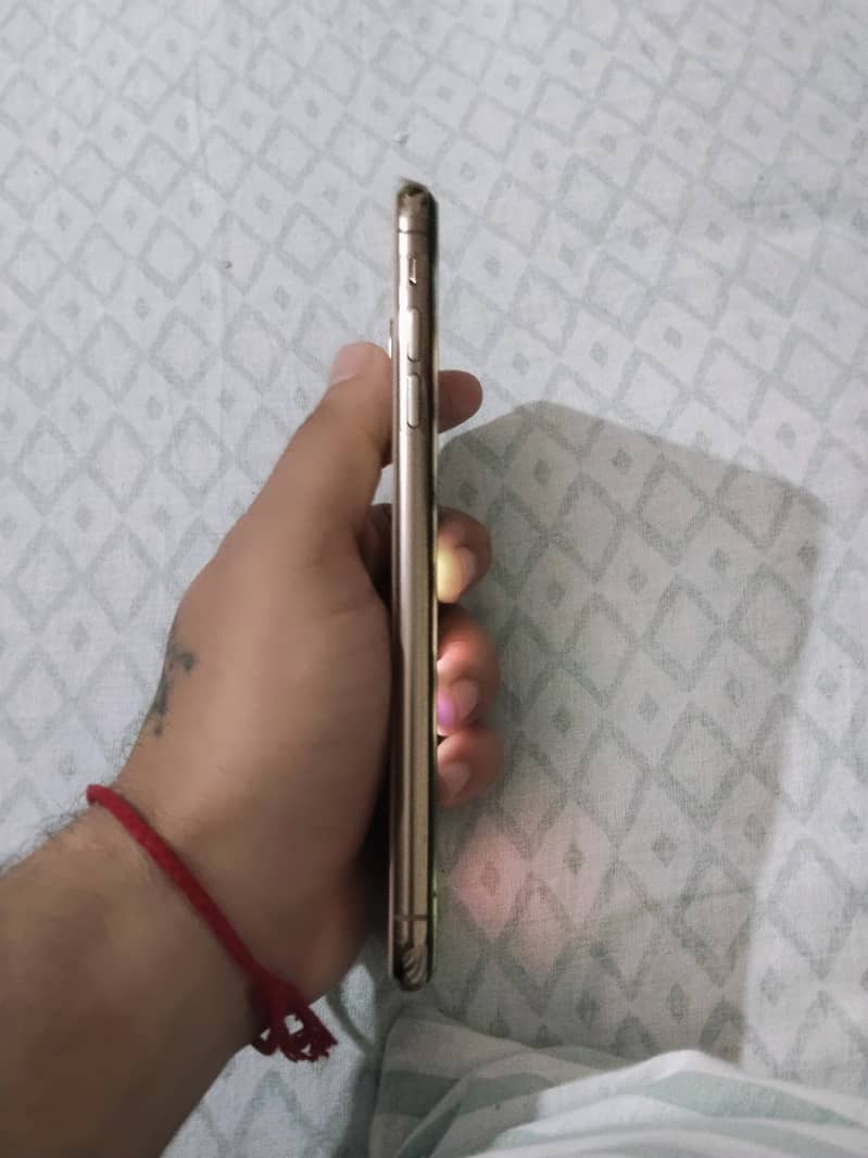 Apple iPhone XS Max 1