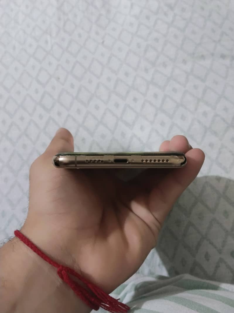 Apple iPhone XS Max 2