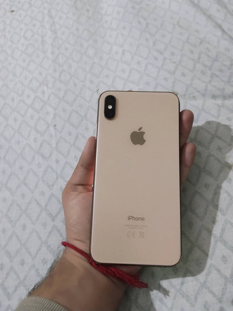 Apple iPhone XS Max 4