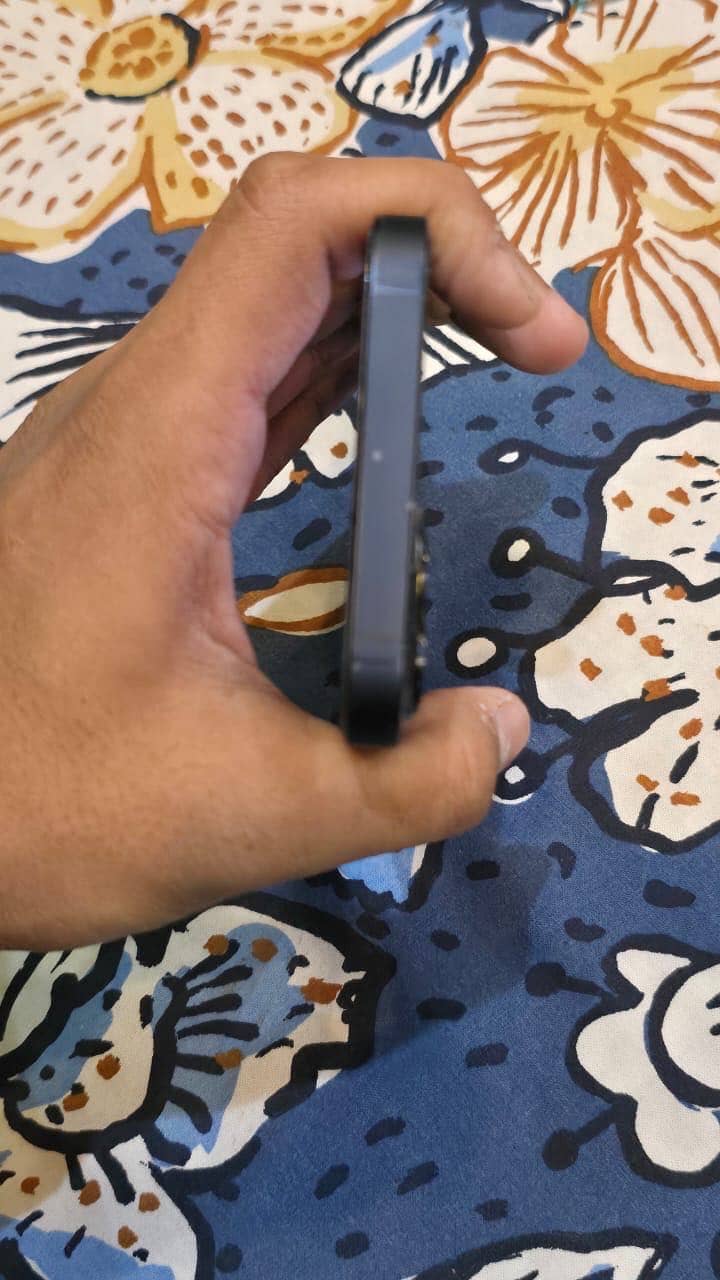 Apple iPhone 13 3