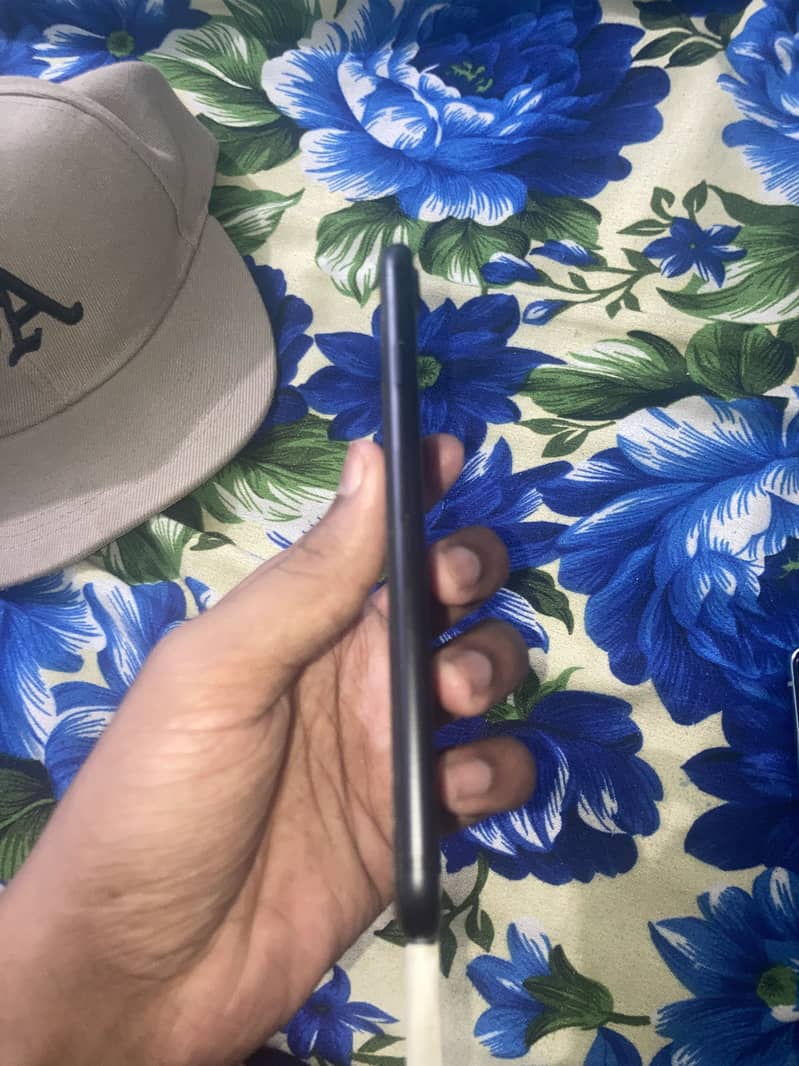 Apple iPhone 7 2