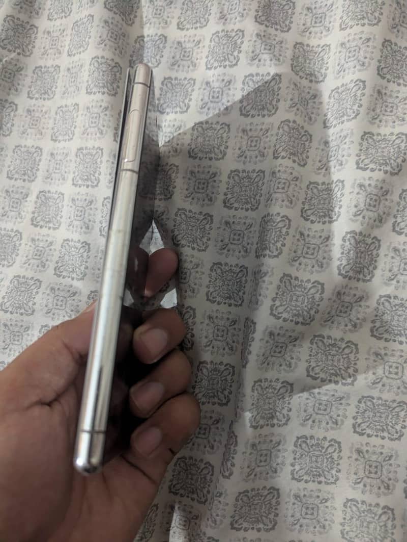 Sony Xperia 10 0
