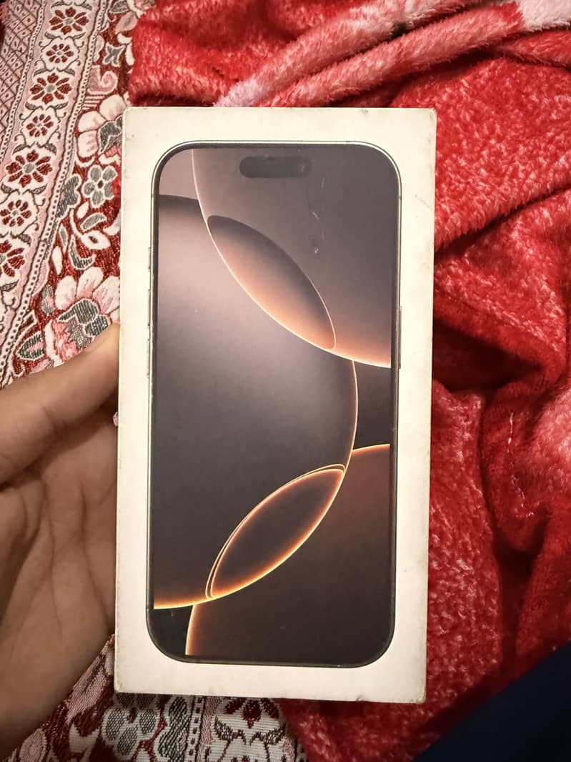 Apple iPhone 16 Pro 12