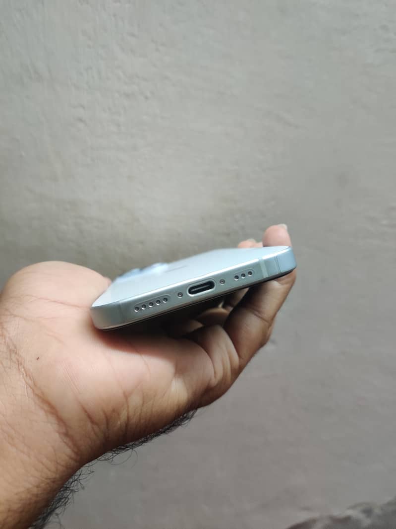 Apple iPhone 15 2