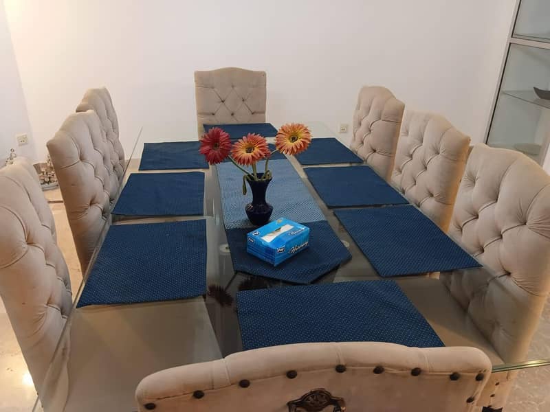 Dining Table plus 08 chairs 0