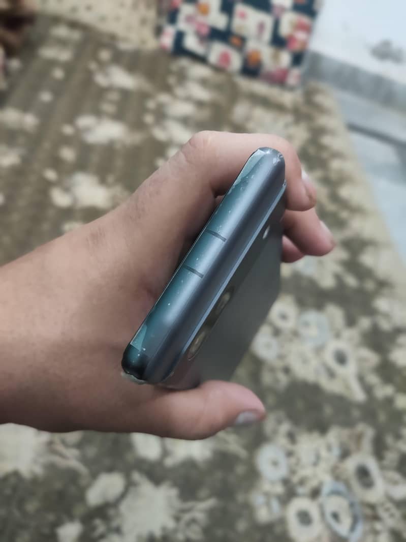 Google Pixel 7a 3