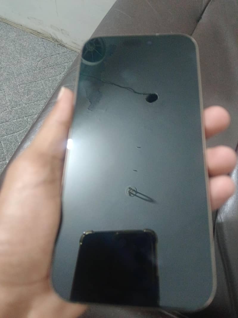Apple iPhone 16 Pro Max 4