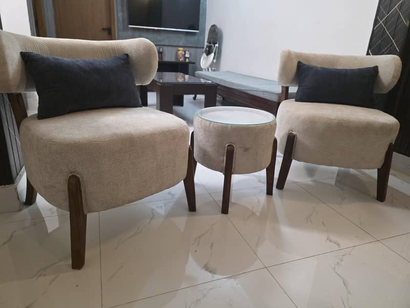 chairs with table 1