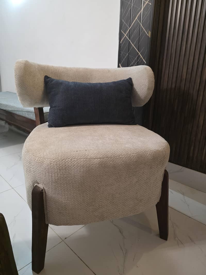 chairs with table 2