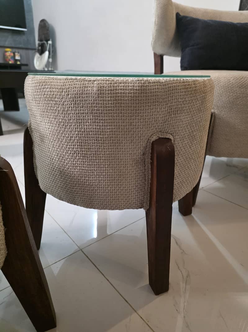 chairs with table 4