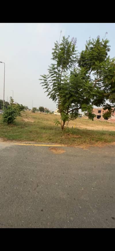 Plot for Sale in Phase 7, Y-2533