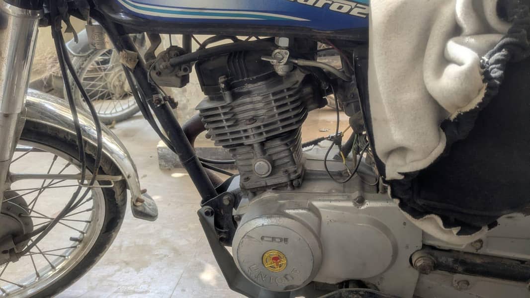 Unique 125 0