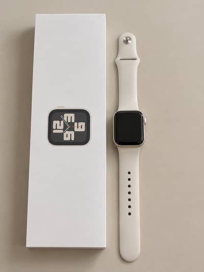 Apple Watch SE (2nd generation) 40mm Starlight- Excellent condition