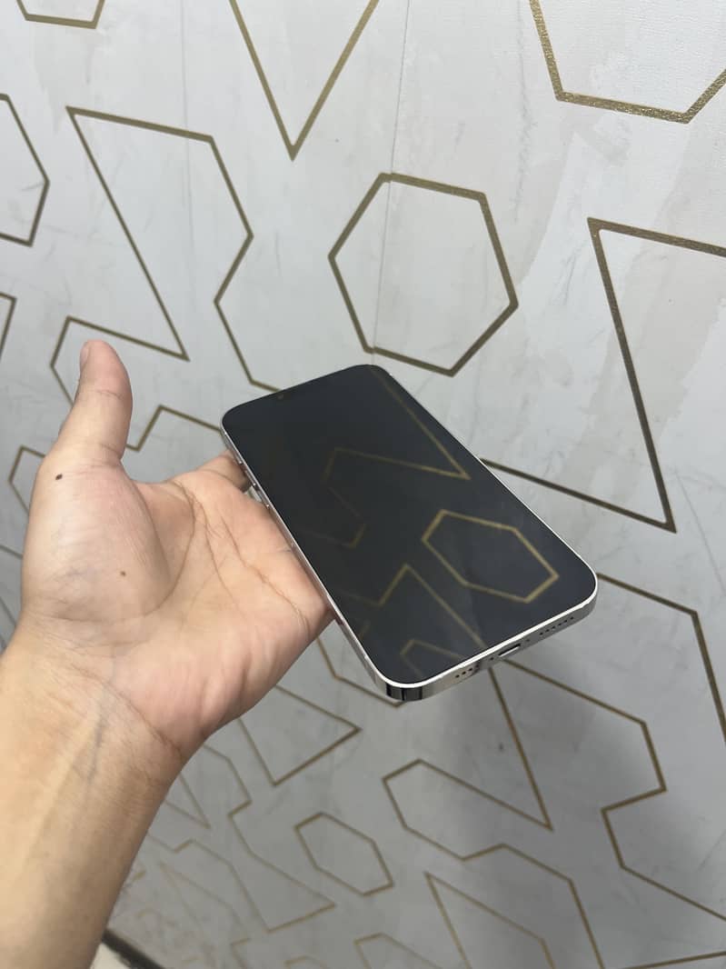 Apple iPhone 13 Pro Max 4