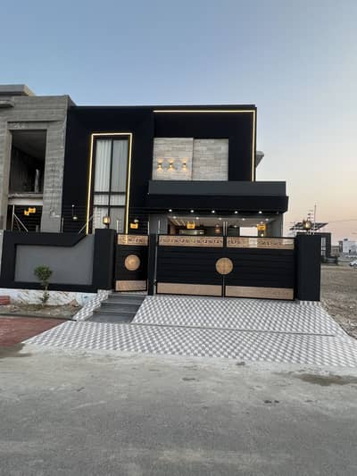 10 Marla Beautiful House For Sale In Central Park Housing Society Lahore