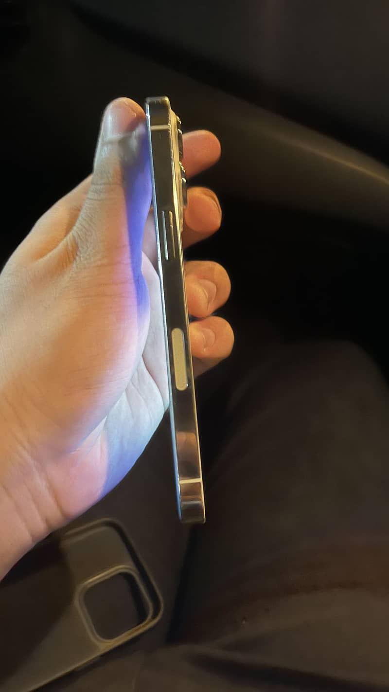 Apple iPhone 13 Pro 4