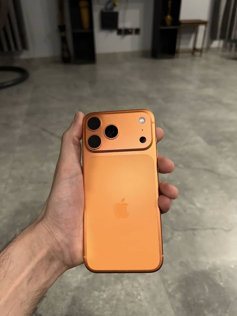 Apple iPhone 17 Pro Max 6