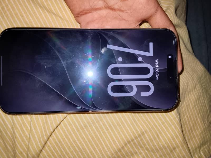 Apple iPhone 16 Pro Max jv 1