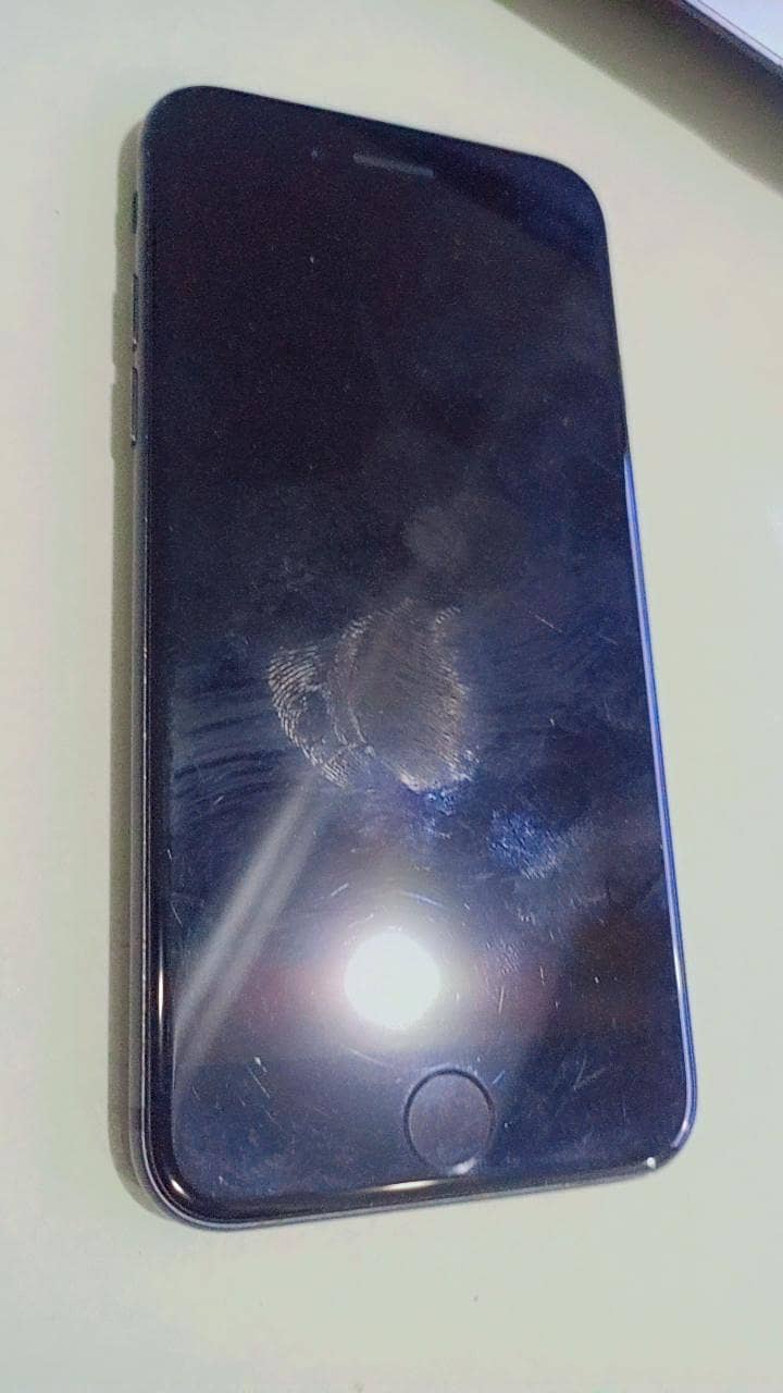 iPhone 8 0