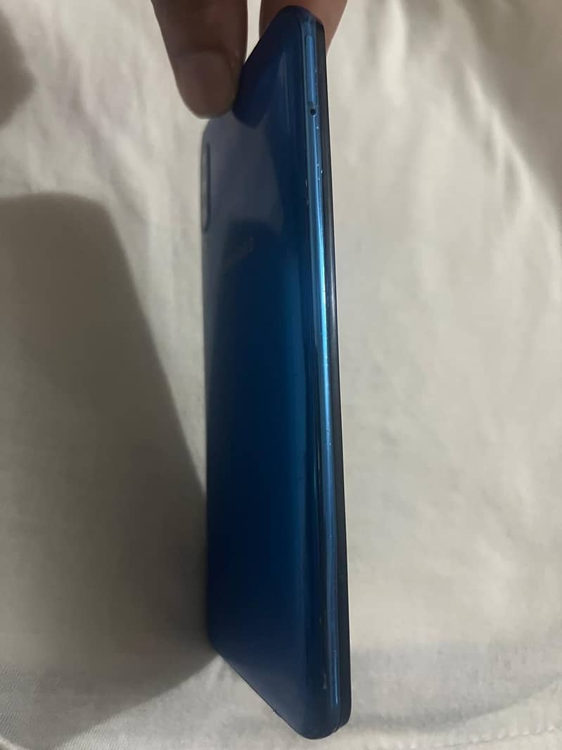 Samsung Mobile A50 3