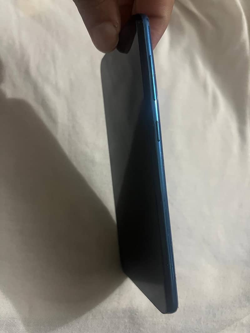 Samsung Mobile A50 5