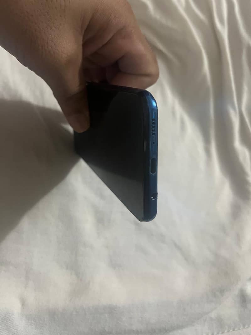 Samsung Mobile A50 6